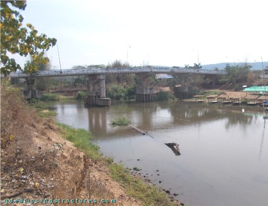Beam bridge over a river (link-image to beam bridge 1)