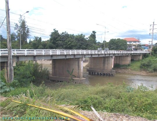 Beam bridge over a river (link-image to beam bridge 4)