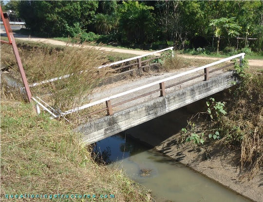 Pedestrian beam bridge (link-image to beam bridge 7)