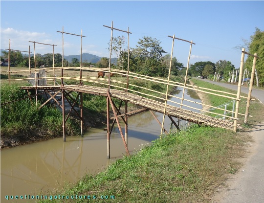 Pedestrian beam bridge (link-image to beam bridge 8)