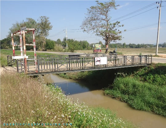 Single-span steel beam bridge (link-image to beam bridge 9)