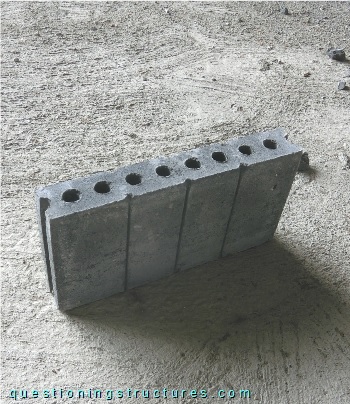 Hollow concrete brick