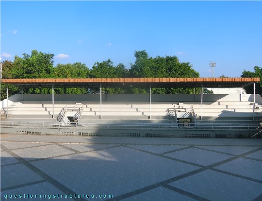 Covered sports area (link-image to sports building 8)