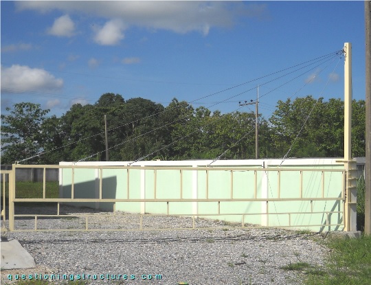 Swing parking barrier with stay cables and turnbuckles (link-image to traffic structure 5)
